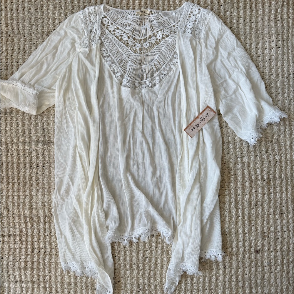 Elegant White Lace Trim Poncho